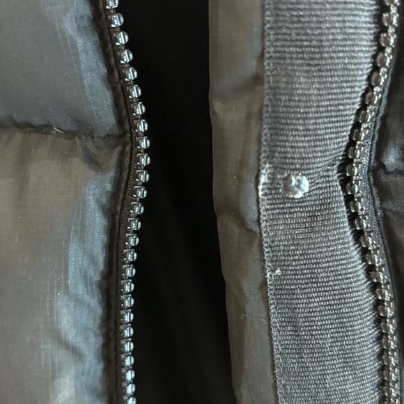 MARMOT 700 Fill Sz M Puffer Coat Elastic Cuffs Pockets Longer Back Jacket - Picture 9 of 16